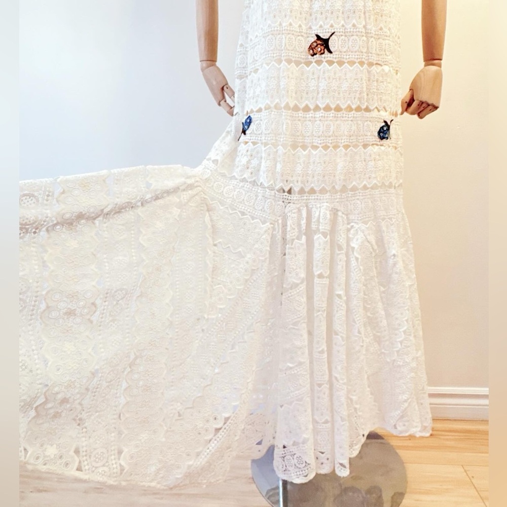 White Sleeveless Lace Maxi Dress - Picture 5 of 8